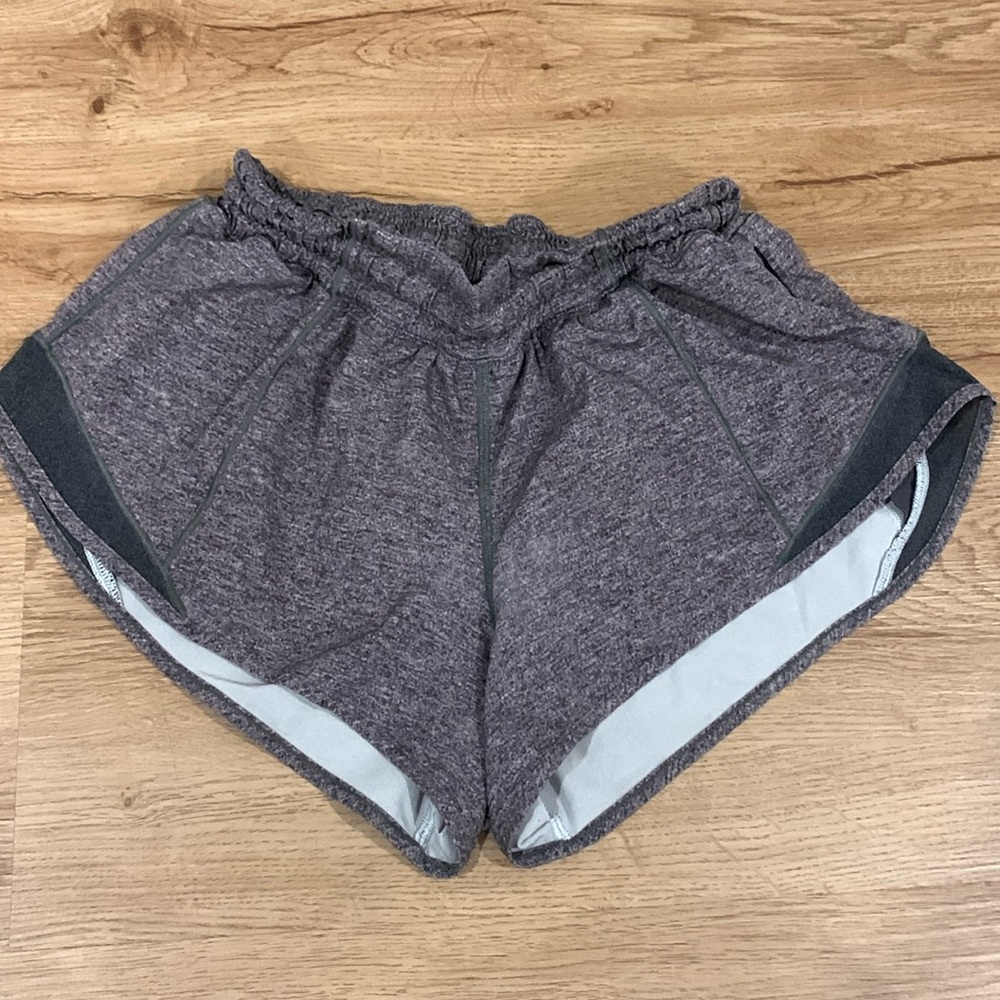 Lululemon Hotty Hot Shorts 2.5”